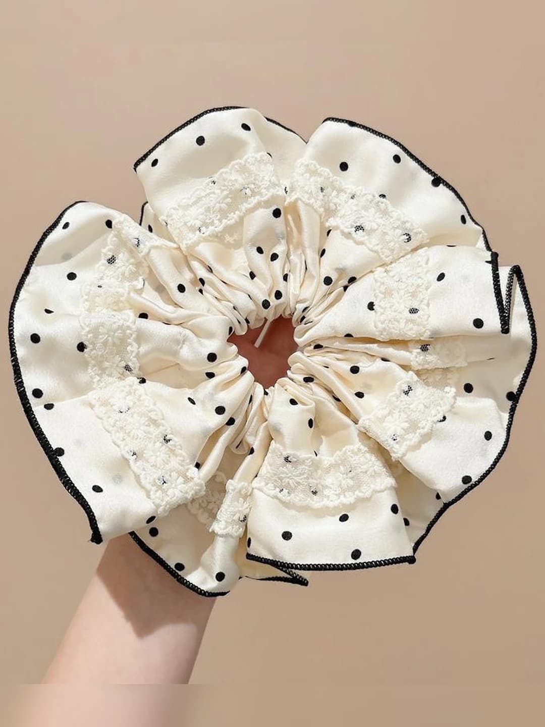 1# White-lace 21 cm 18 cm