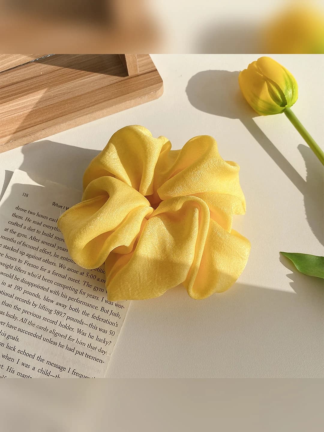 37# Glossy - light yellow