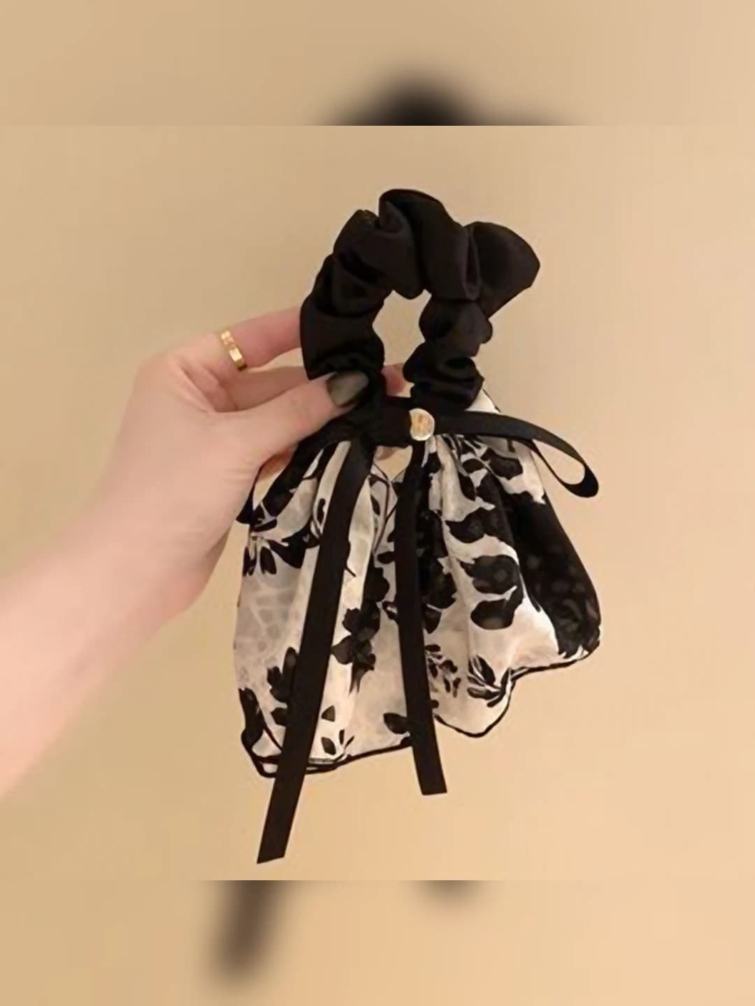 Ribbon hair tie