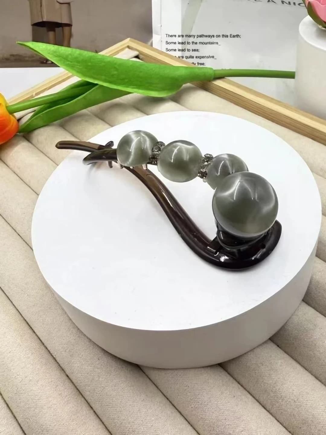 Grey twist clip