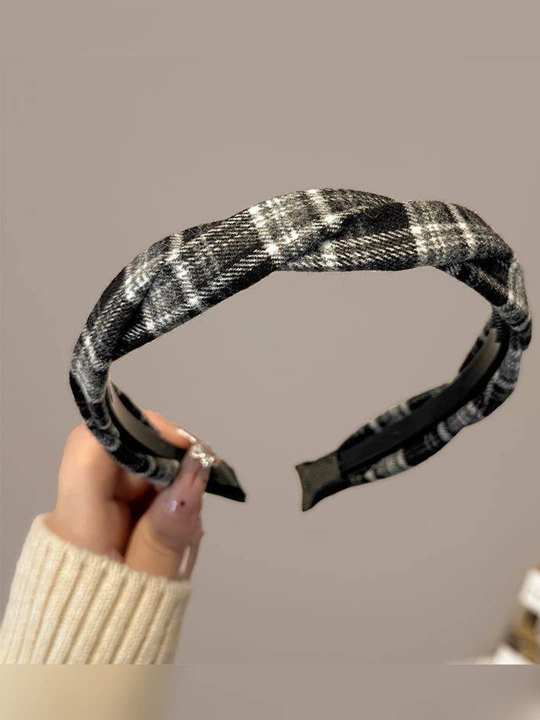 1# Black ~2.5 cm