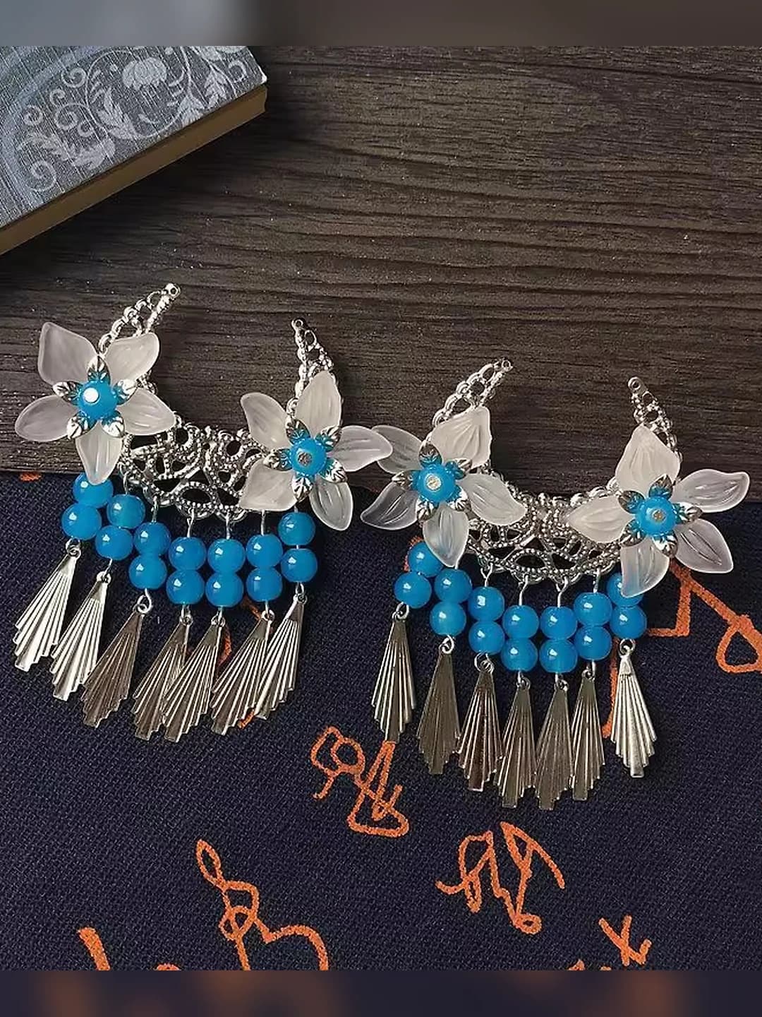 Blue clip