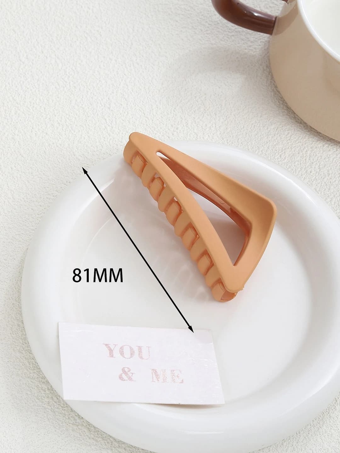 Ginger yellow triangle clip, 8 cm