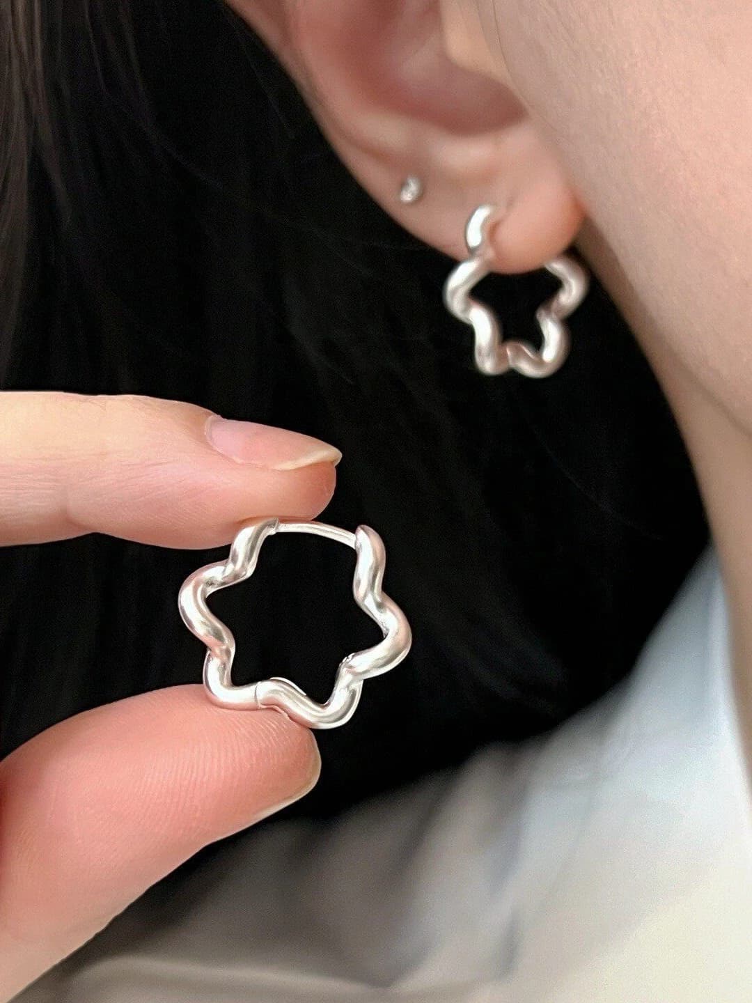 1# Silver flower stud