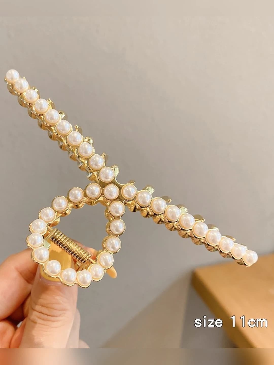 Large pearl clip 11cm