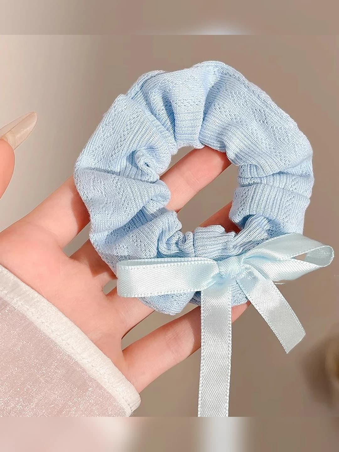 2# Knit, hair tie