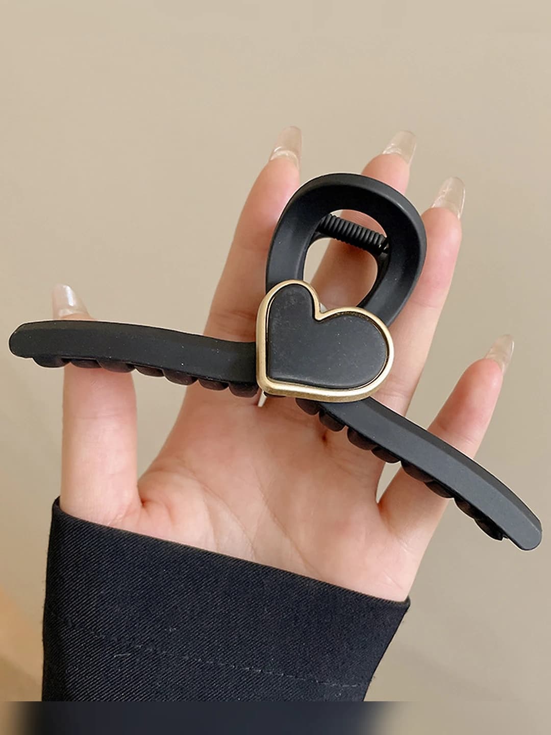 Black heart Y-clip - 13 cm