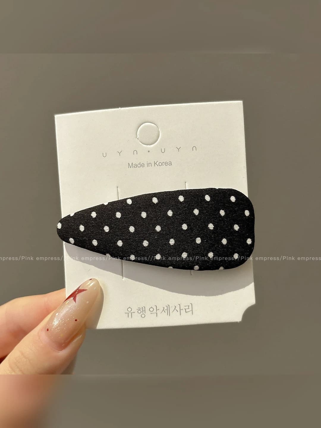 3# Teardrop polka dot (black) 1 pc