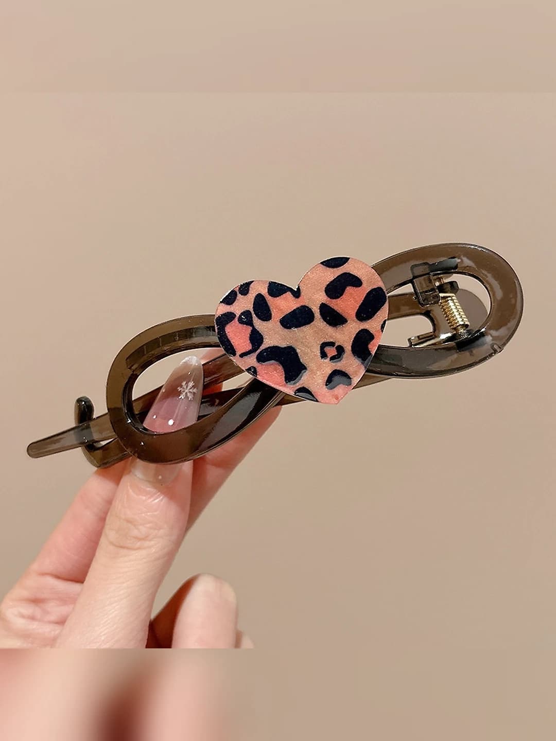 Leopard heart twist clip