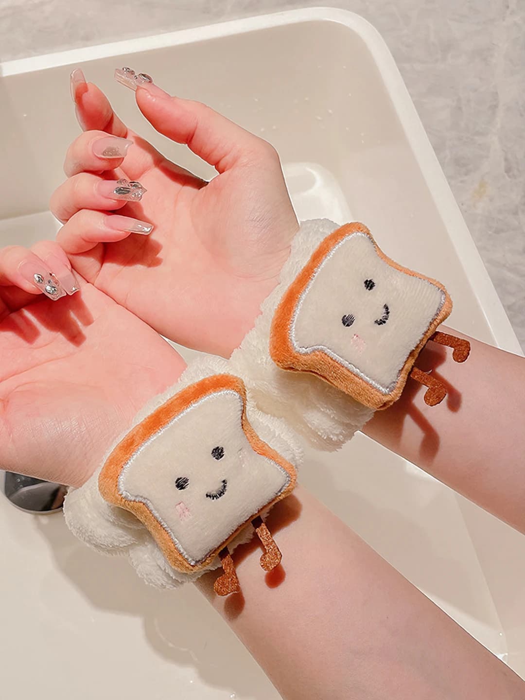 Bread scrunchie 6.5cm