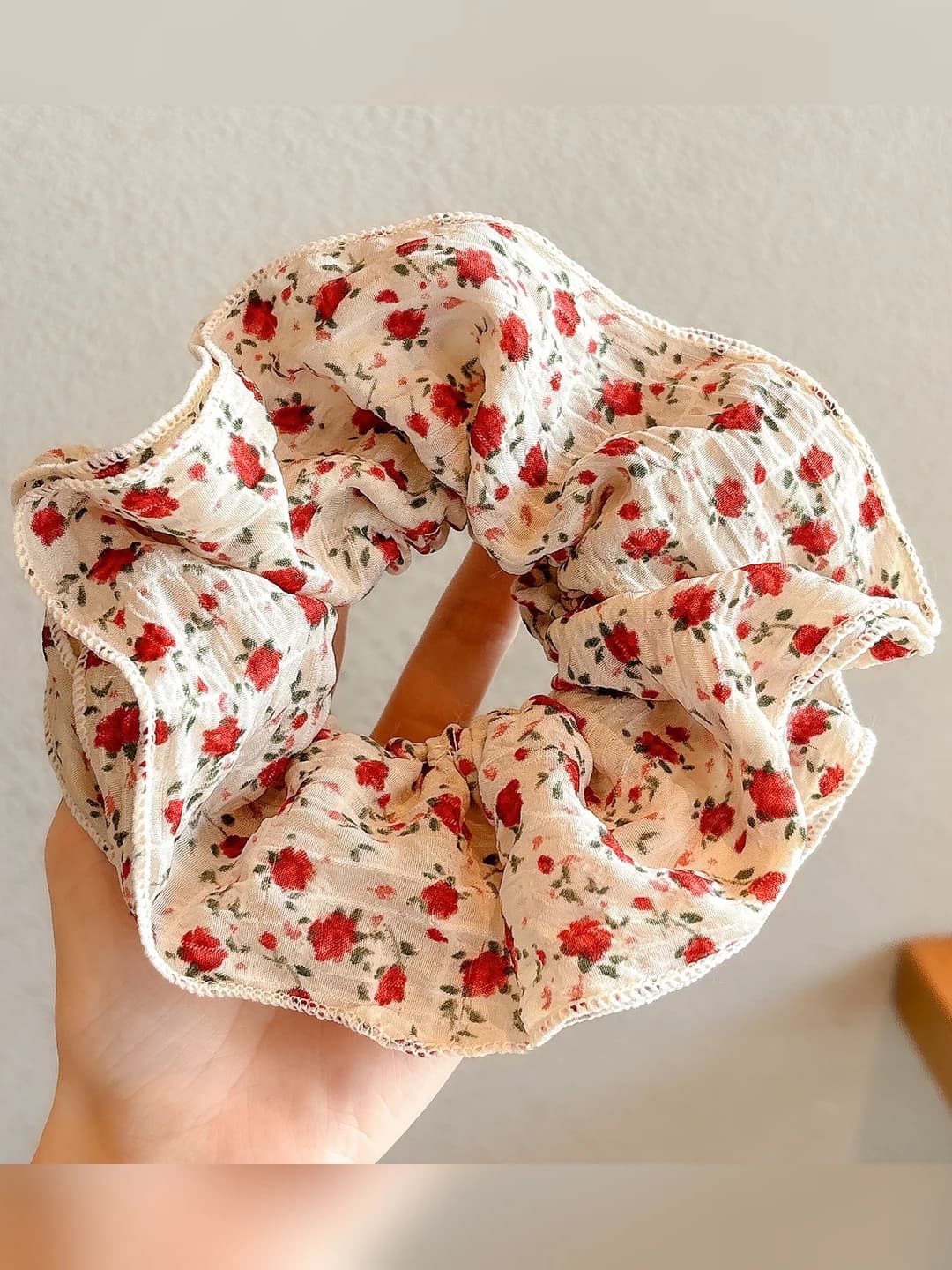 2# Rose red floral circle - Beige