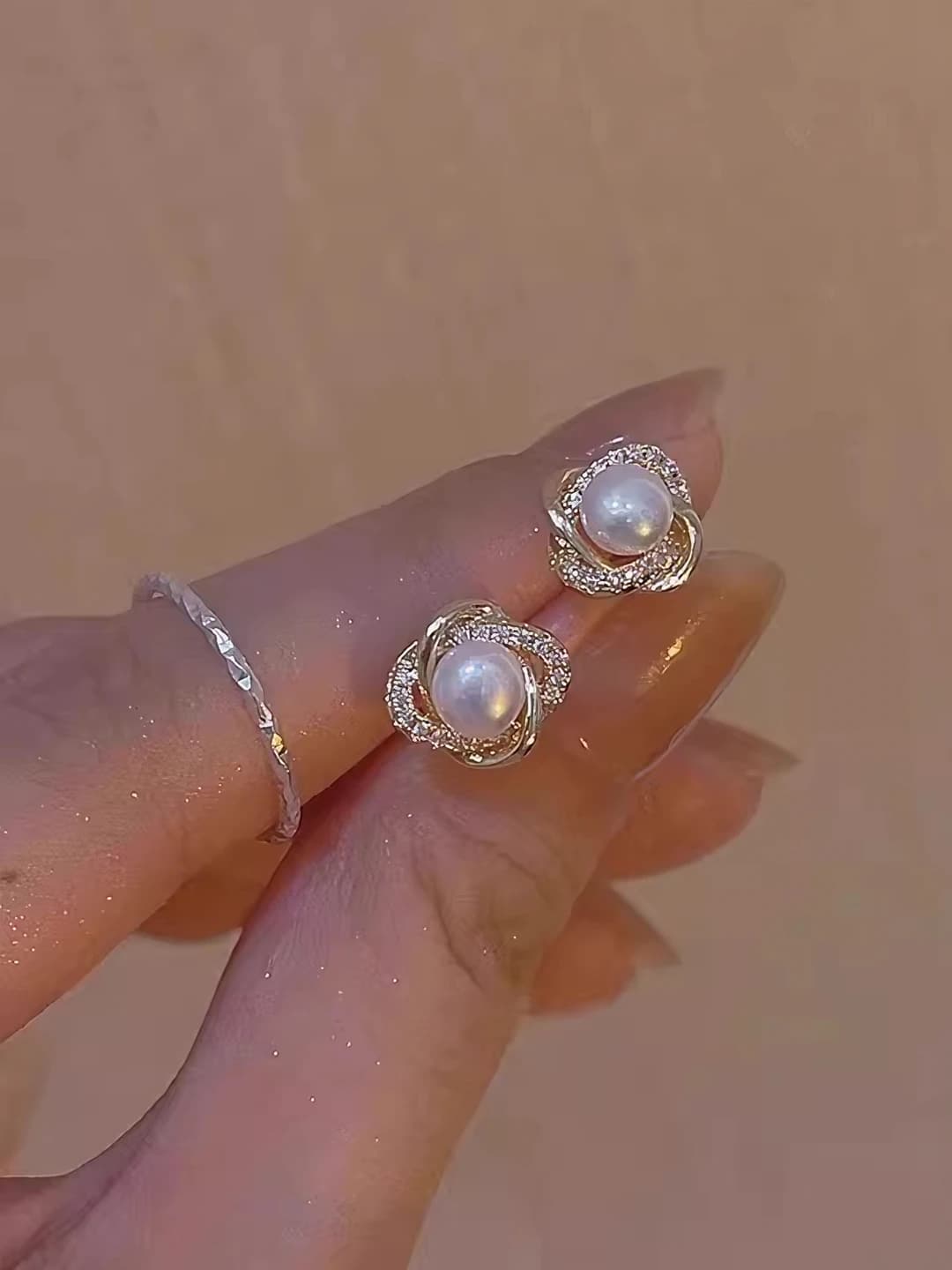 3# Pearl studs