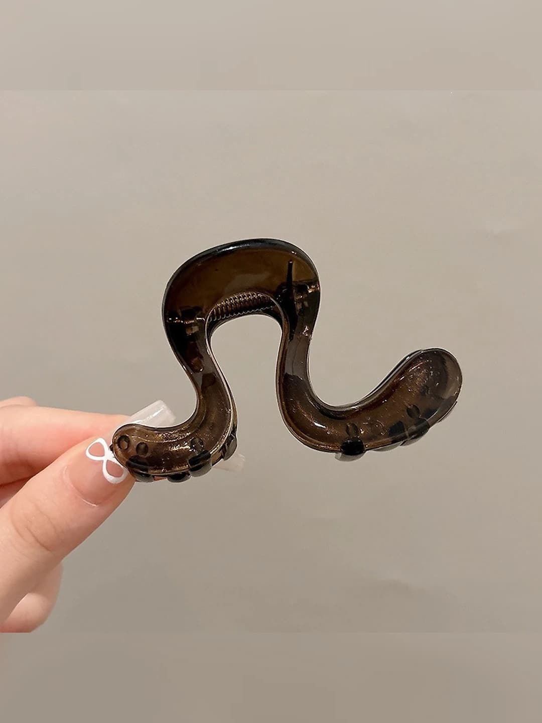 3# Brown geometric claw clip