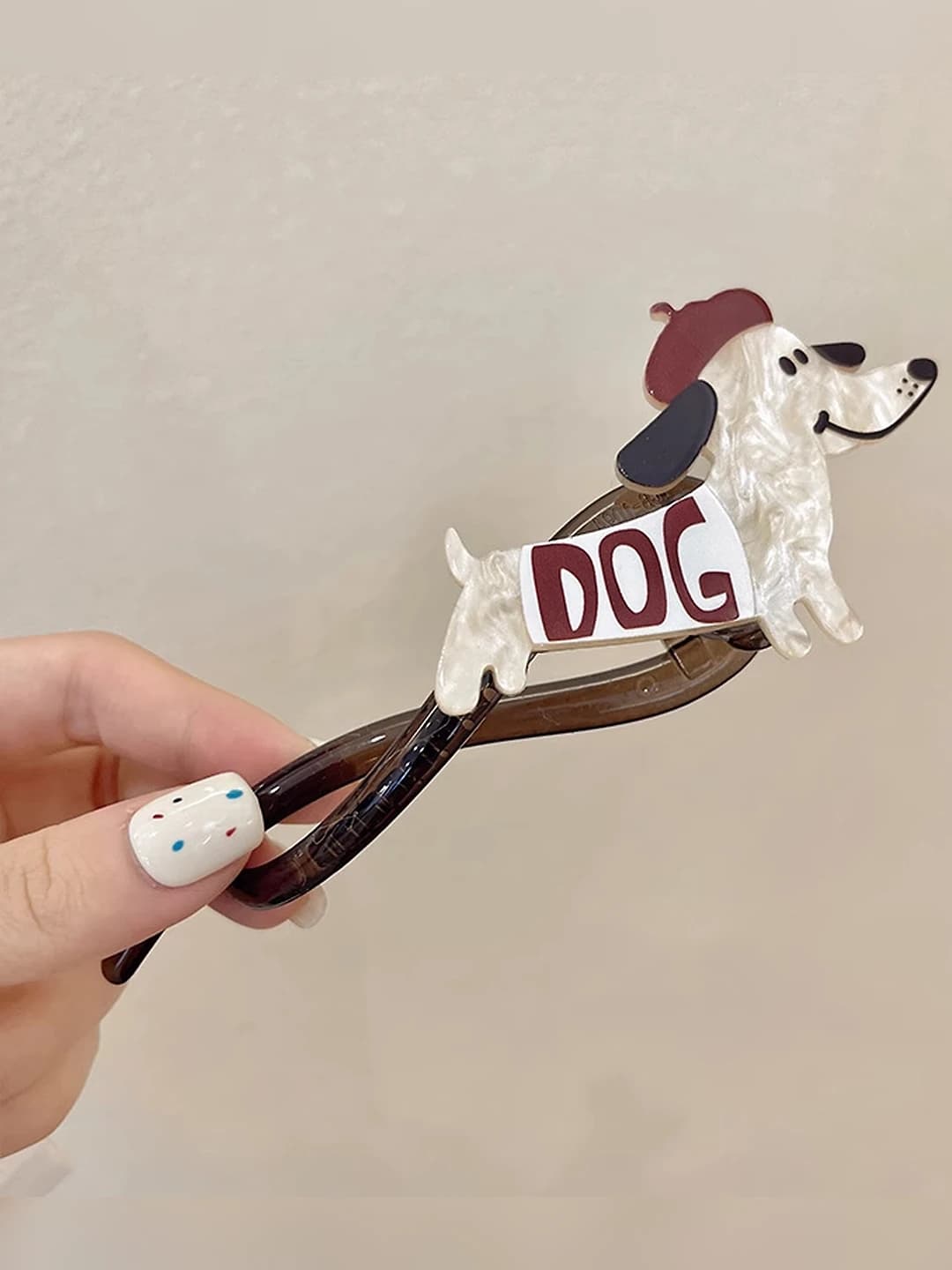 Hatted dog clip