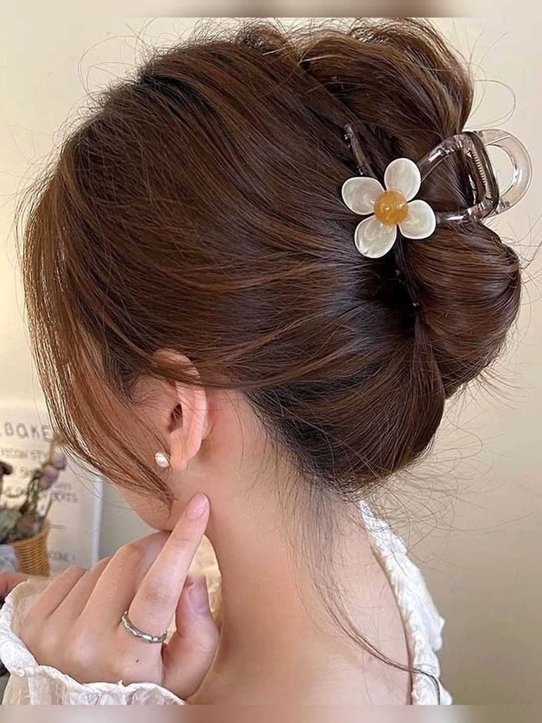 1# Bej rangli to'rt bargli gulli qisqich 8cm
