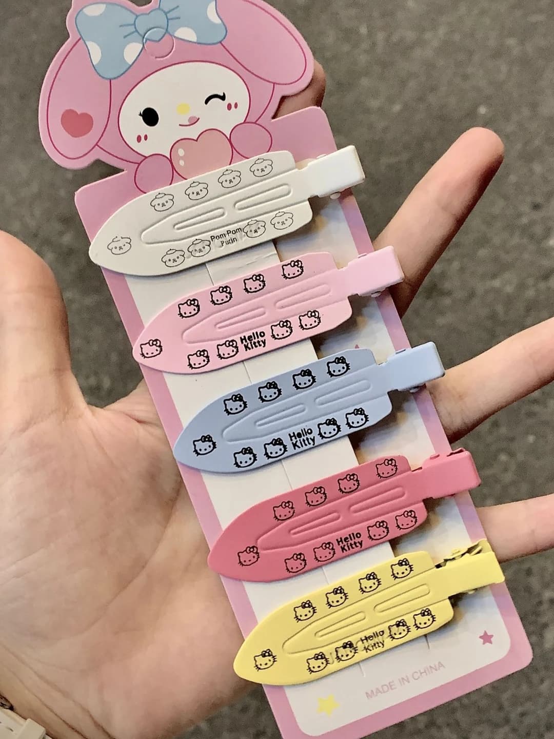 Women's hair clips: 2026, seamless, handmade, cartoon style, mixed material, sweet and edgy style, pink and black color, hair clips
