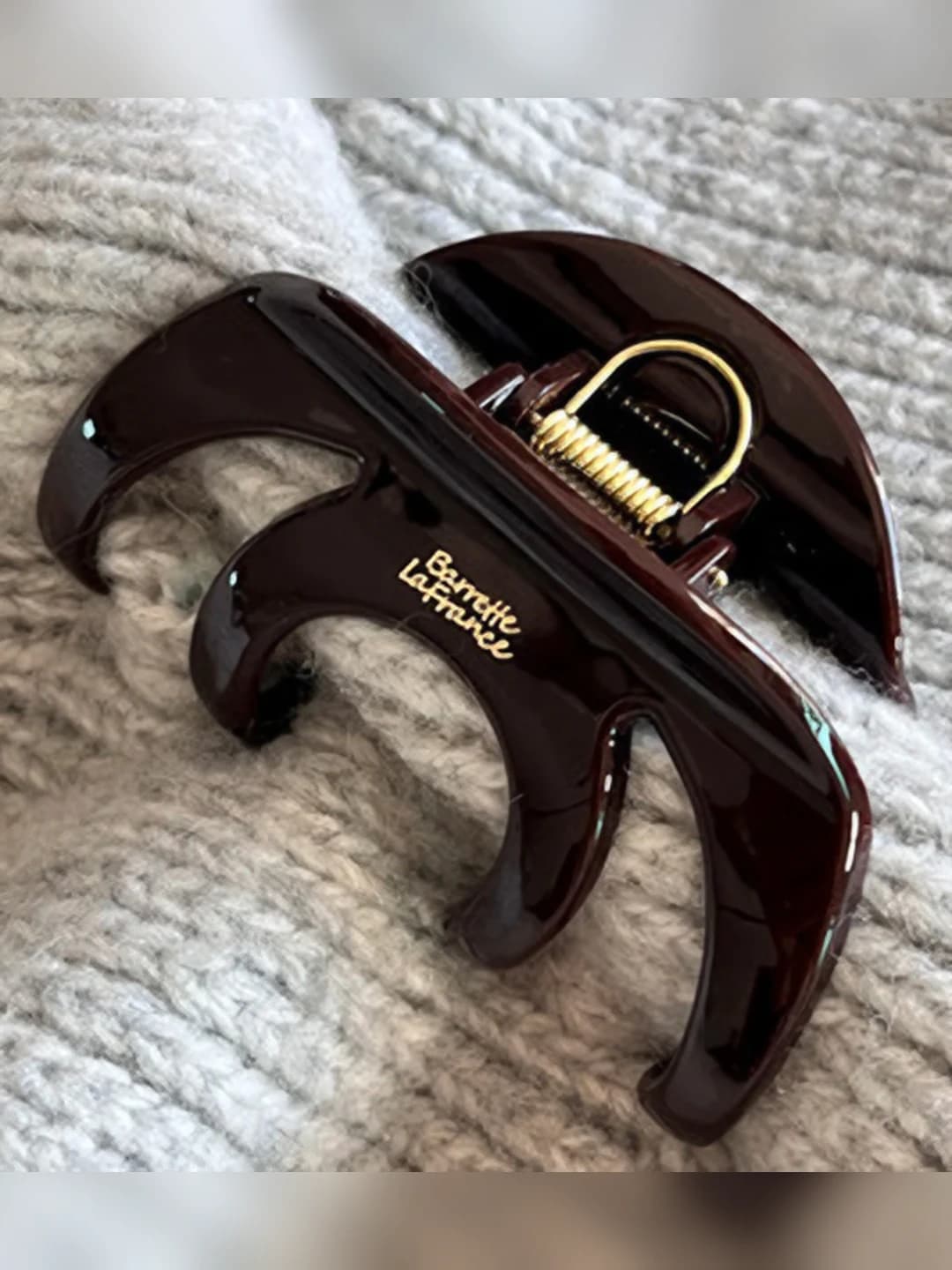 Chocolate brown pumpkin clip ~10.5 cm