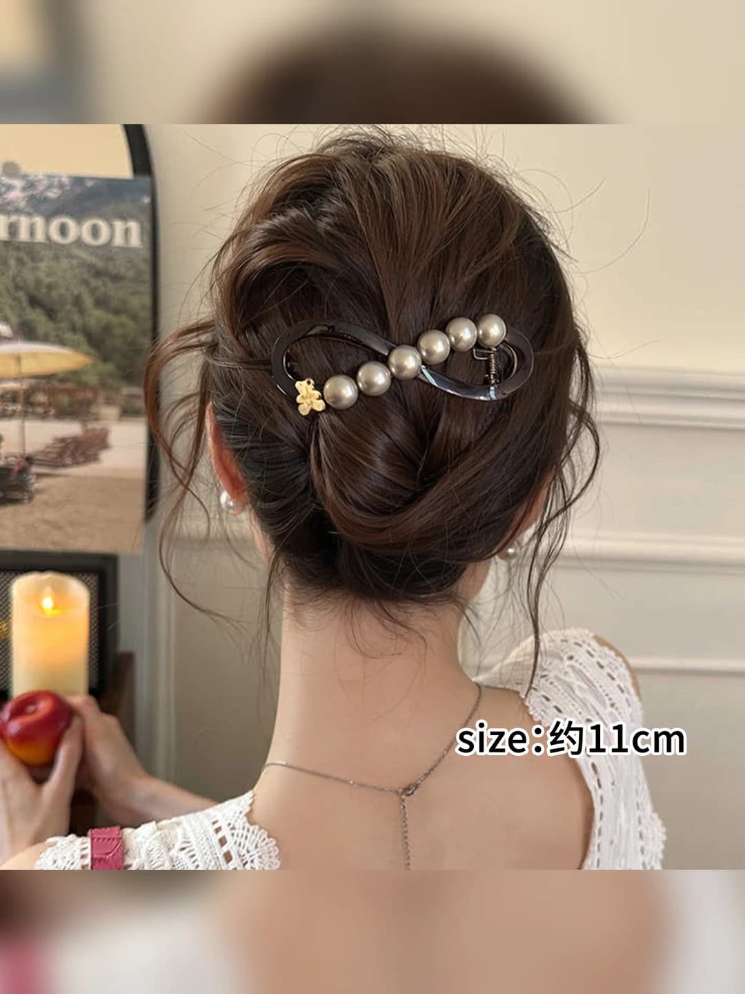 Grey pearl nose clip