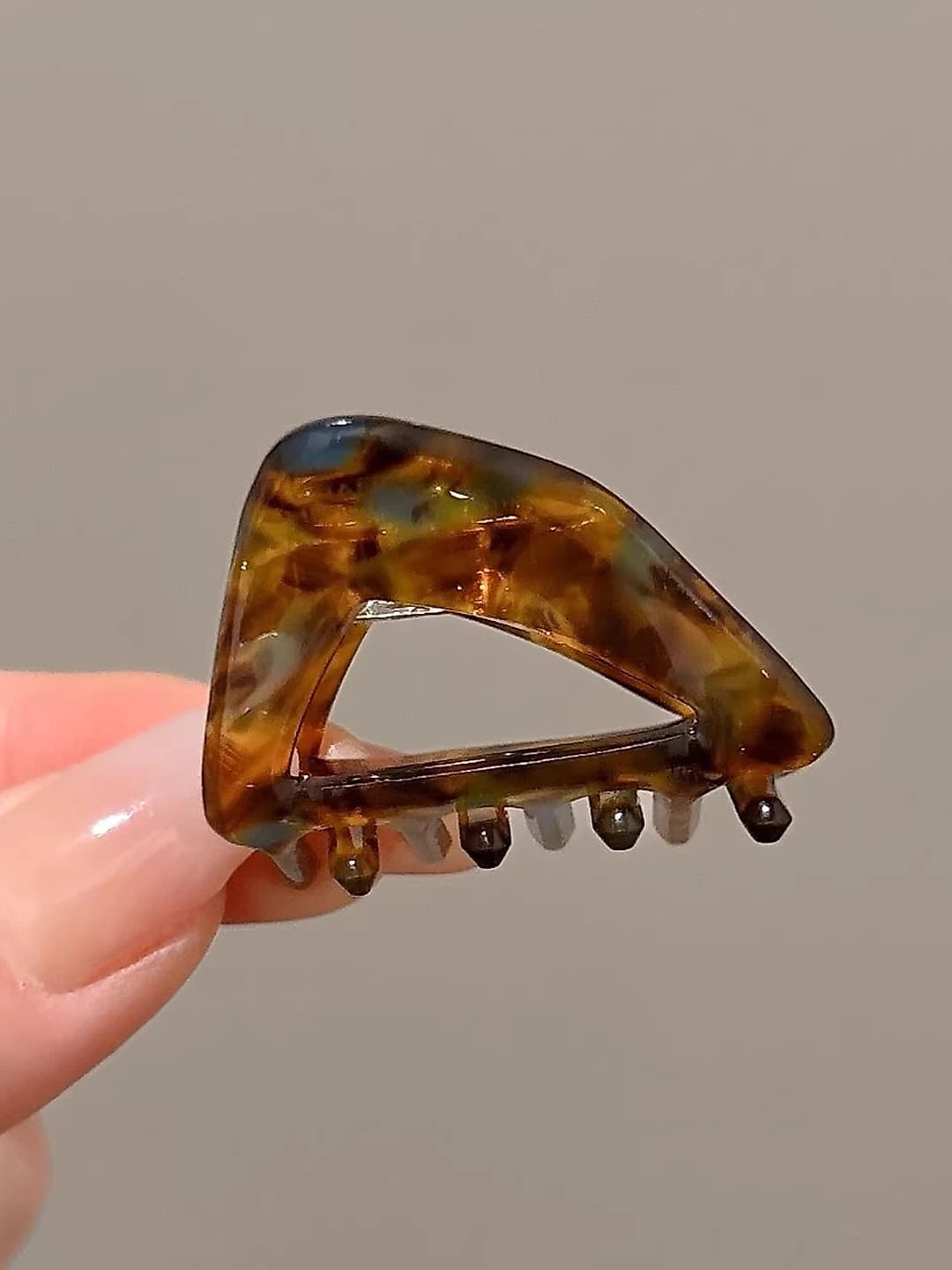 4# Blue-brown triangle ~3.5 cm