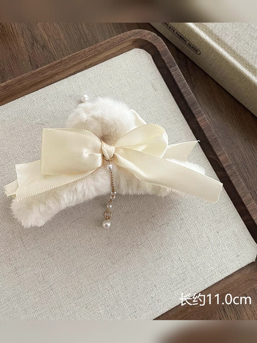 13# White, bow, pearl, tassel