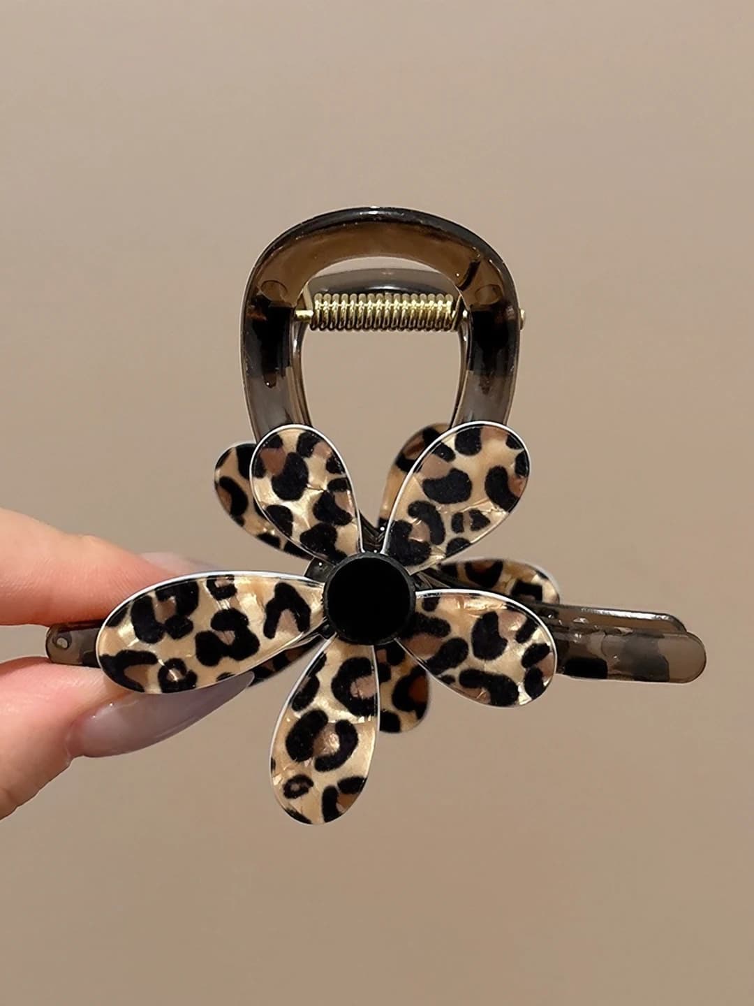 1# Medium [Clear brown base] Leopard flower clip-8 cm