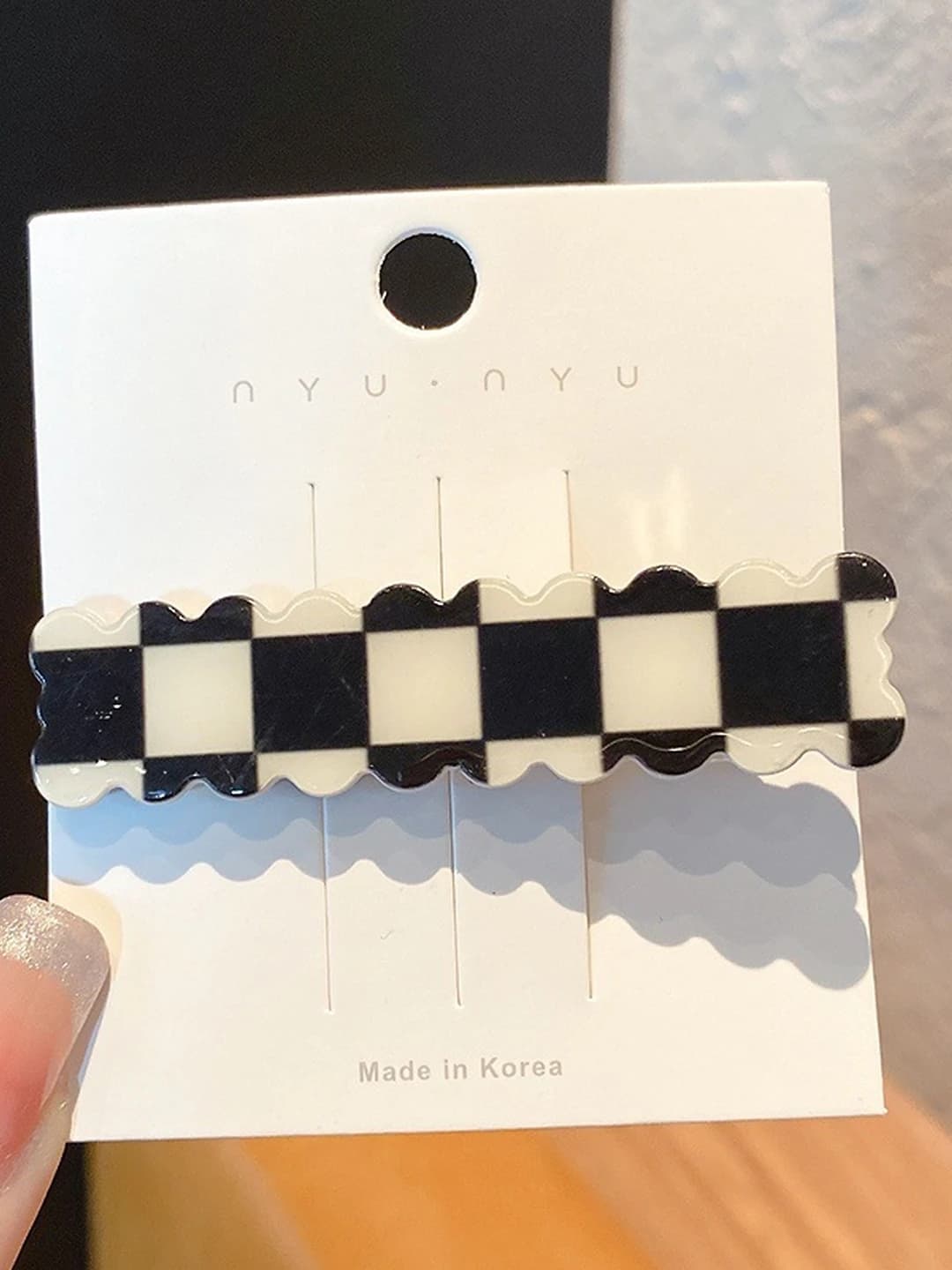 1# Black-white checkered wavy hair clip