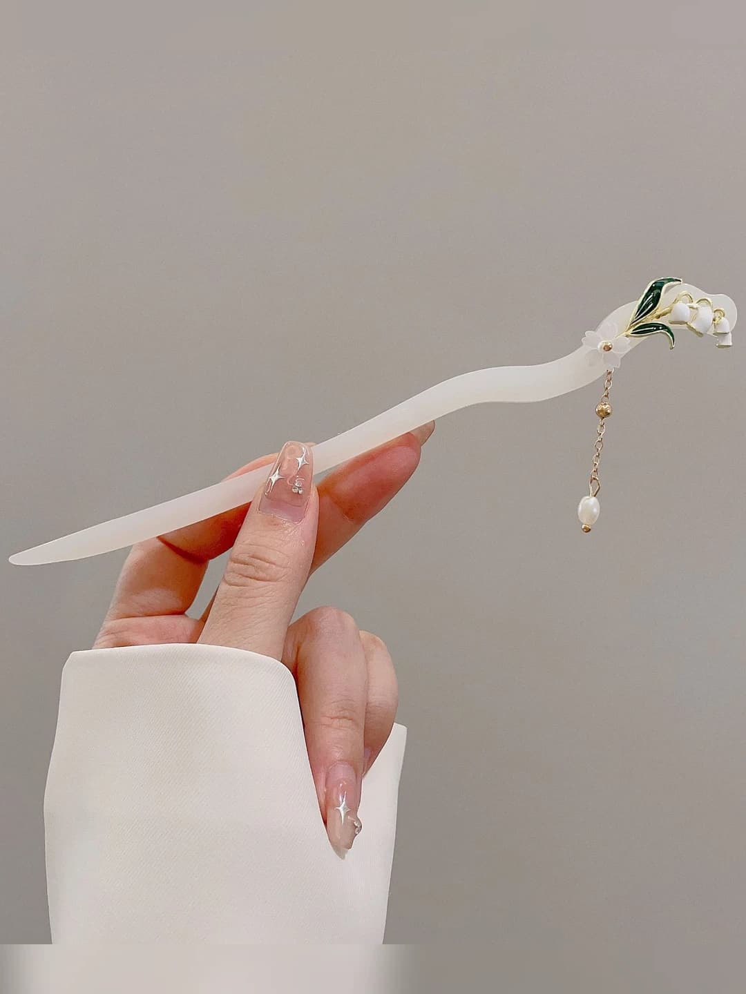 19# Lily pendant - White jade (bagged)