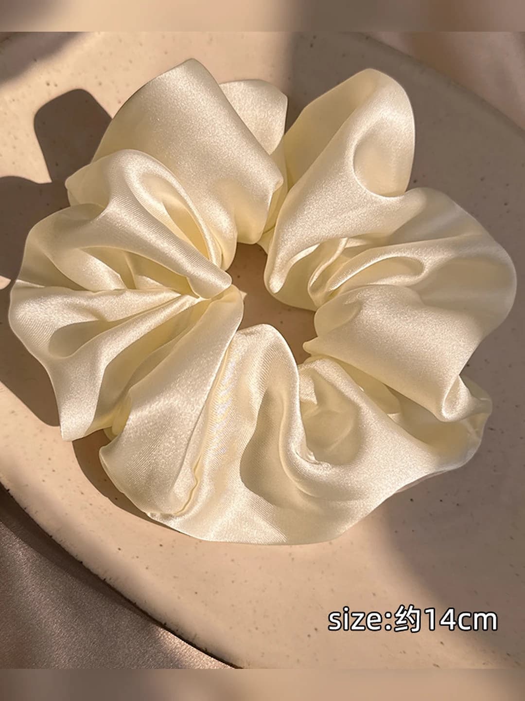 Off-white large hair tie