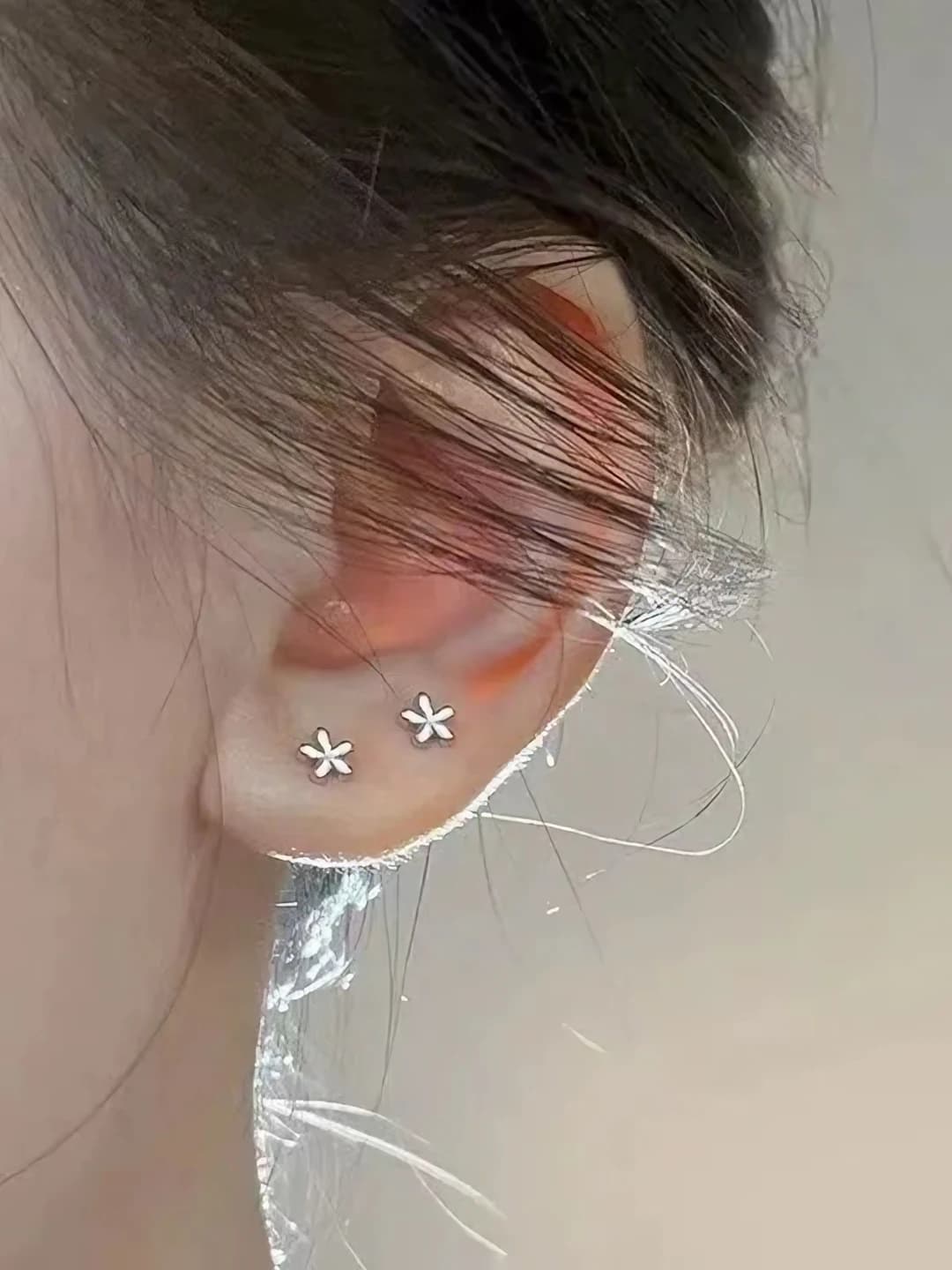 1# Small simple flower earrings