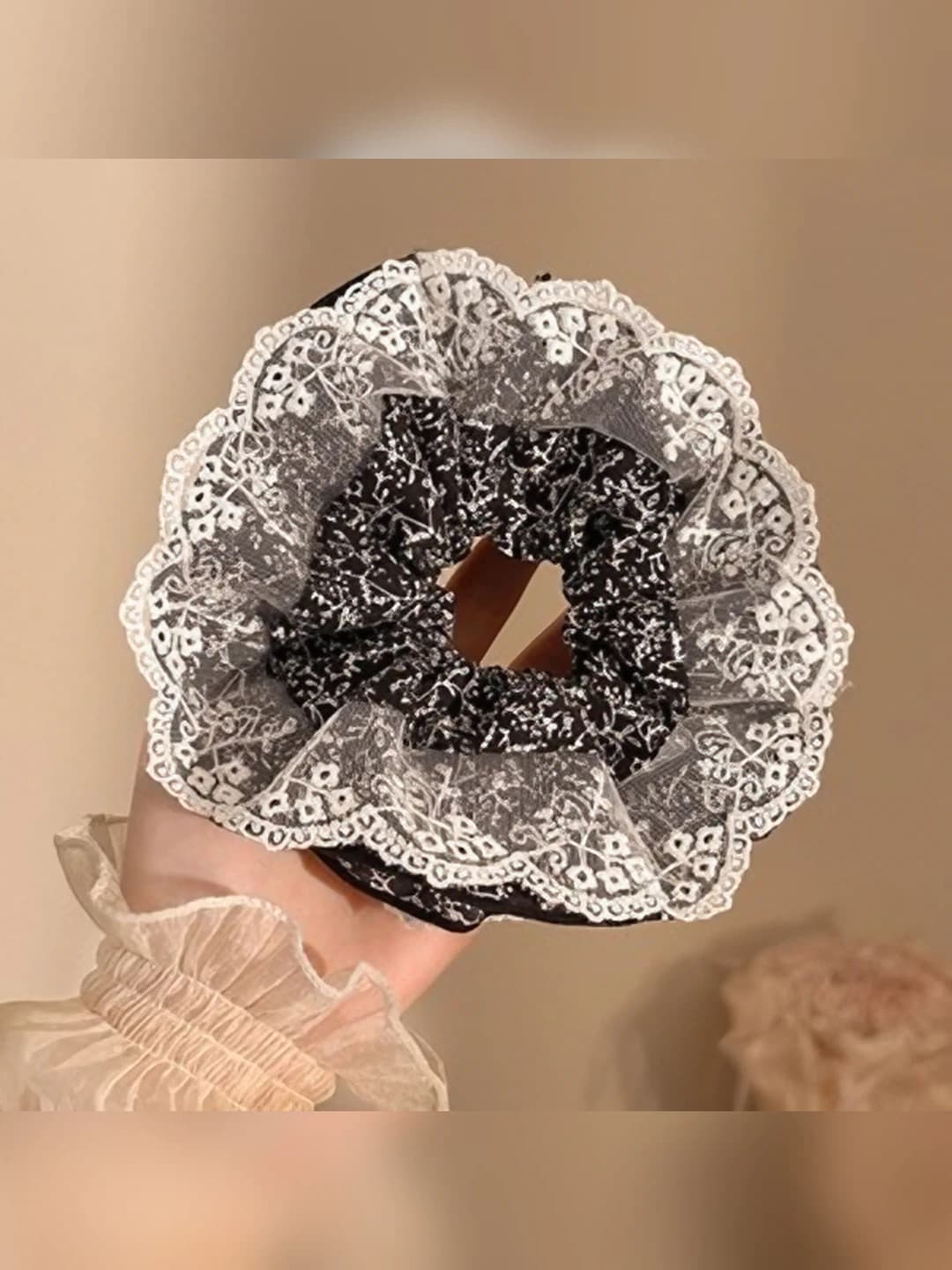2# Black lace 15 cm