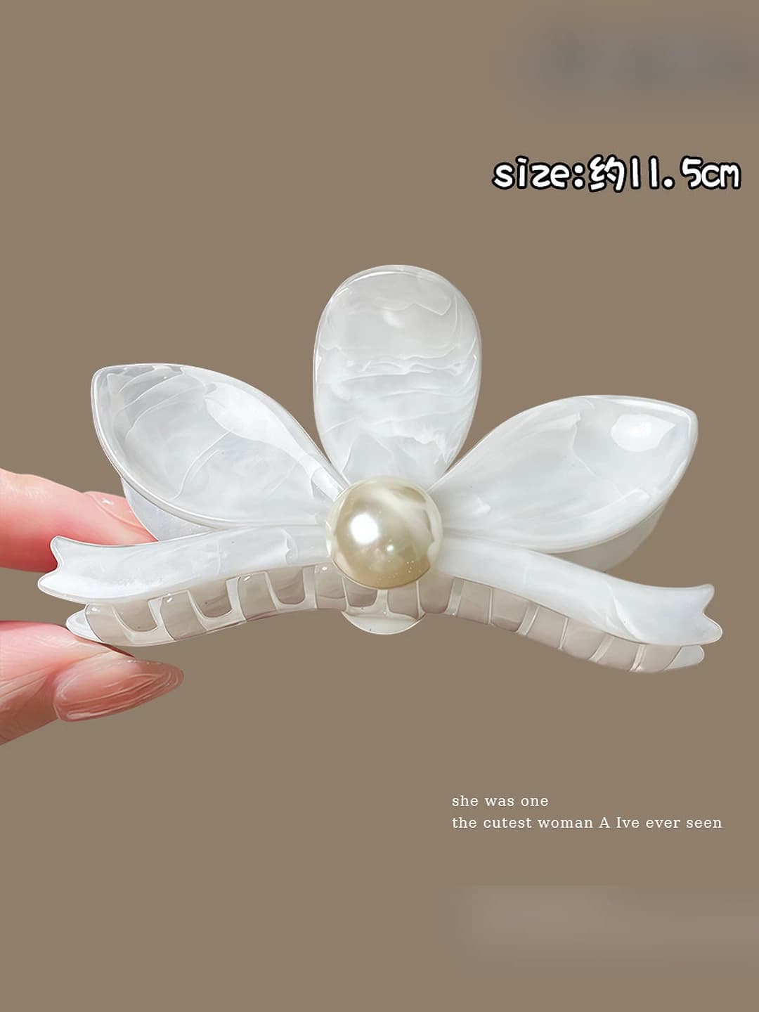 White flowers, 10.5 cm
