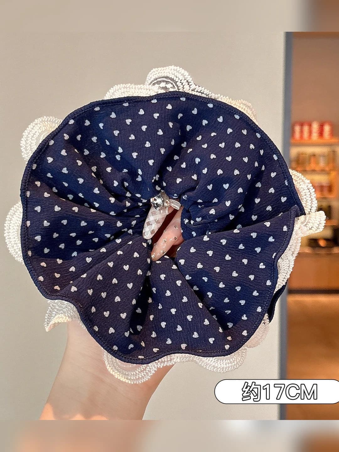 6# Navy heart lace edge ~17 cm