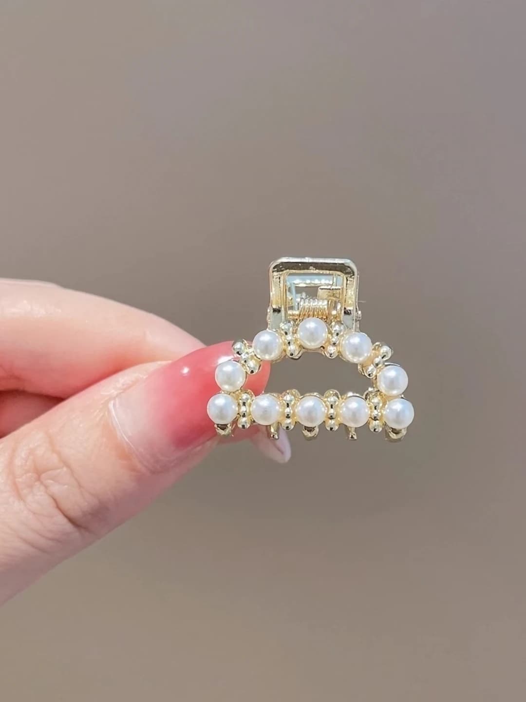 2# Letter D, full pearl (2cm)