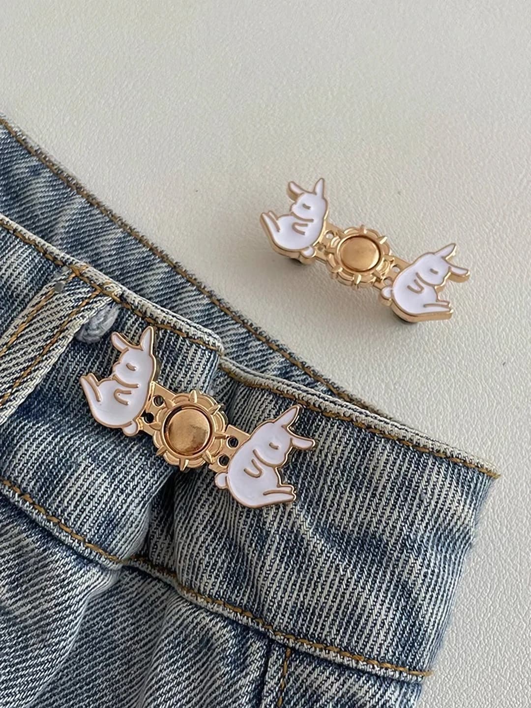 40# Sleeping rabbit, 1 pc (pin)