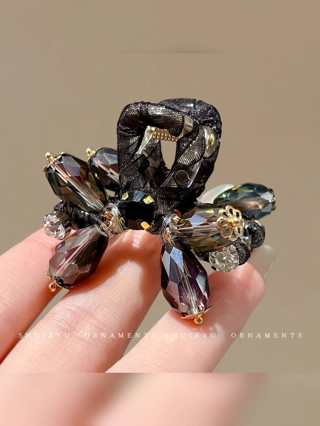 2# Black crystal mini clip ~4.5 cm