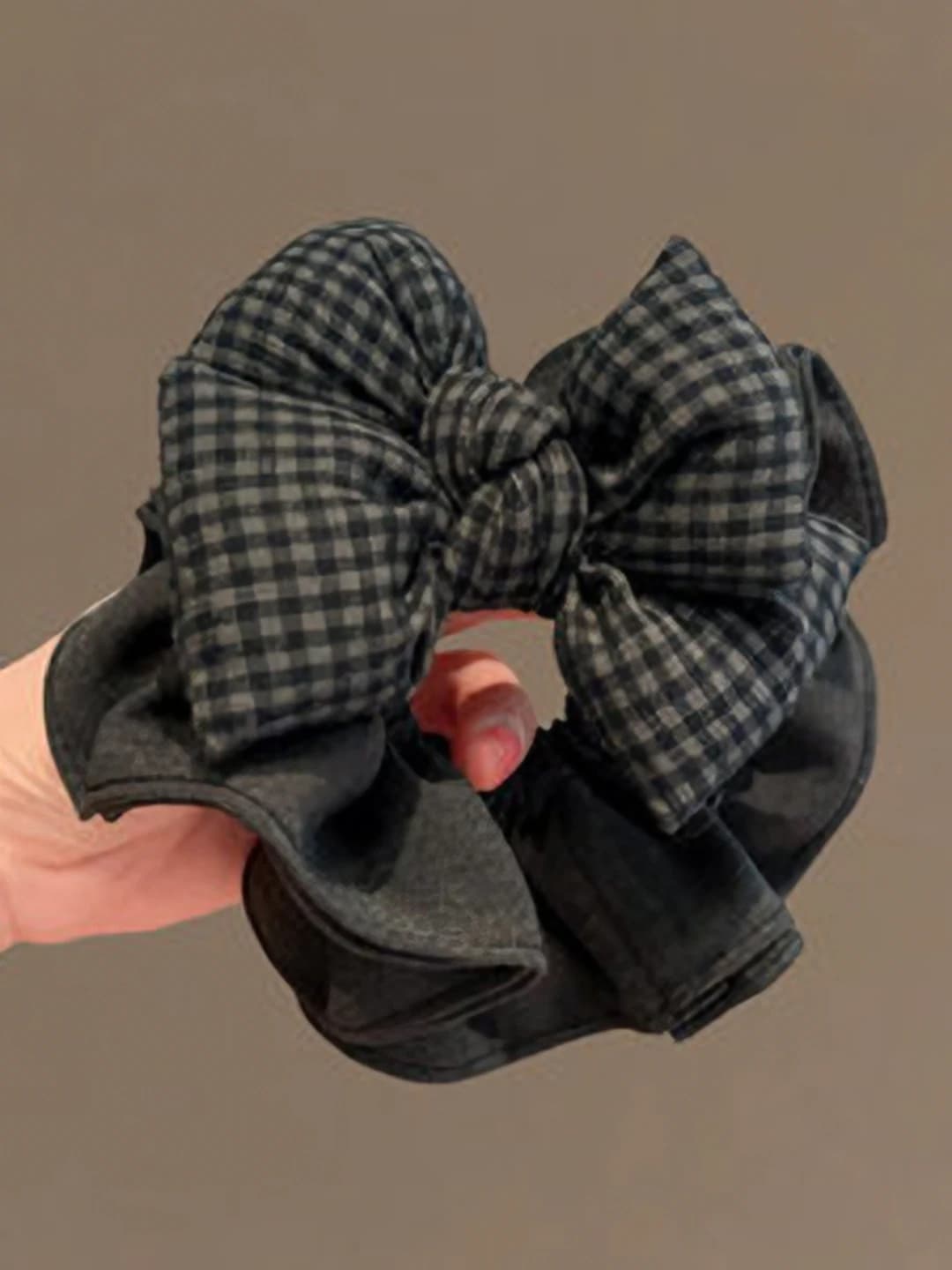 Black-grey plaid bow ~13 cm