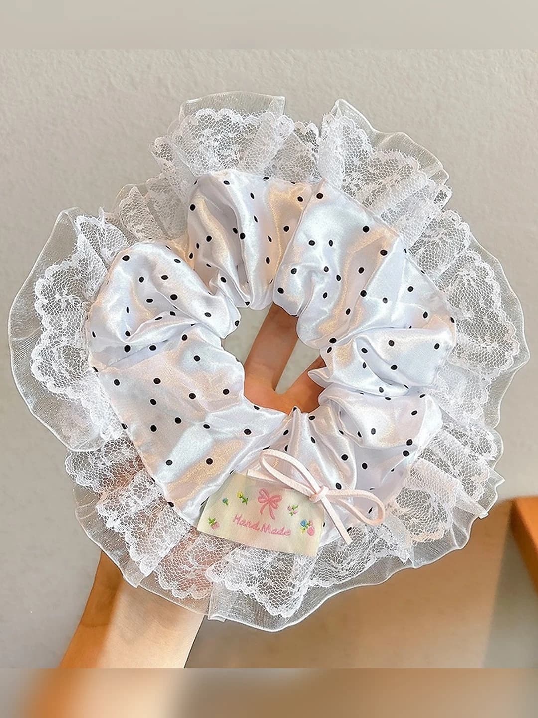 4# Black & white polka dot