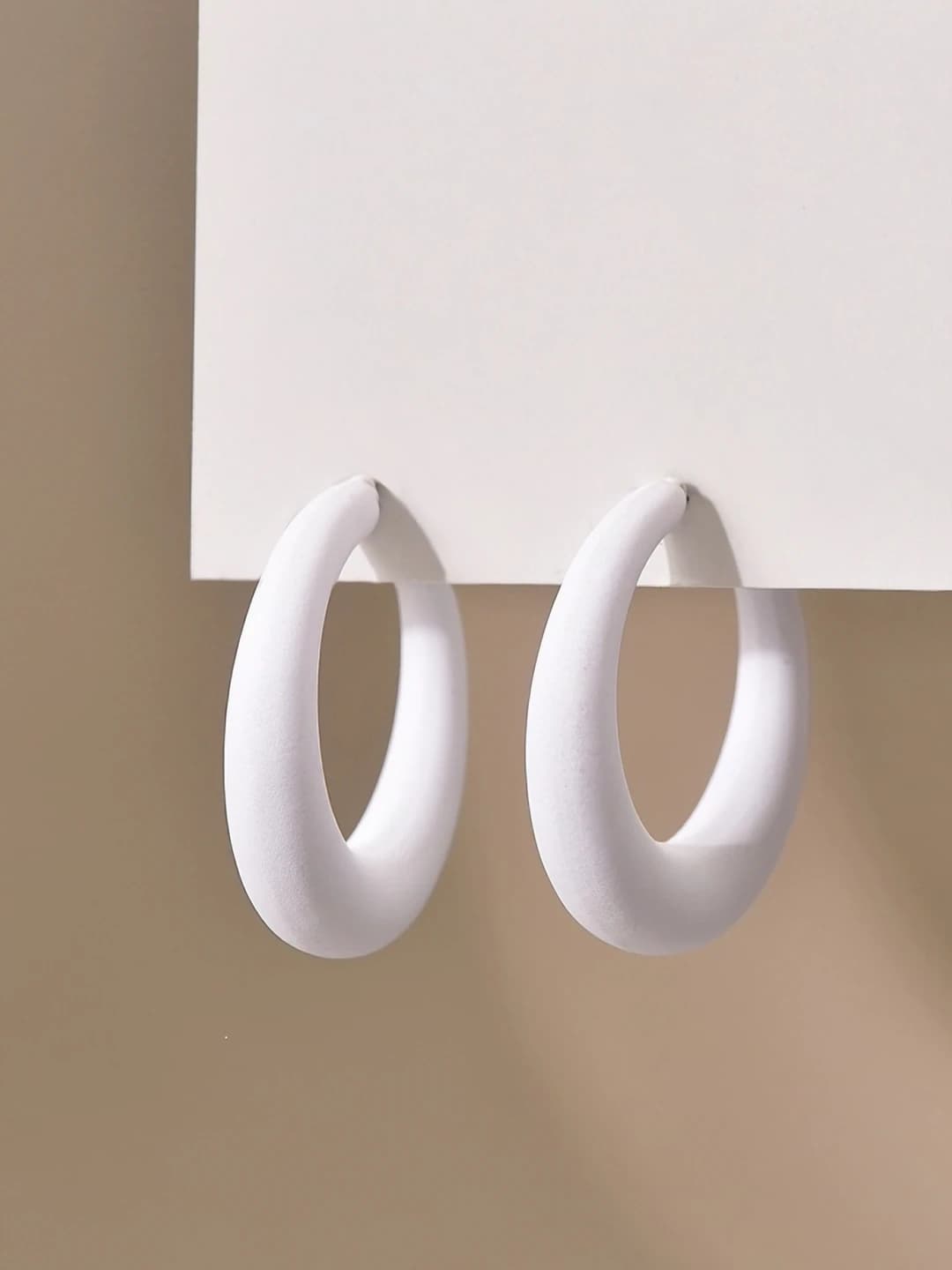 1# Multicolour moon white ~3.5 cm