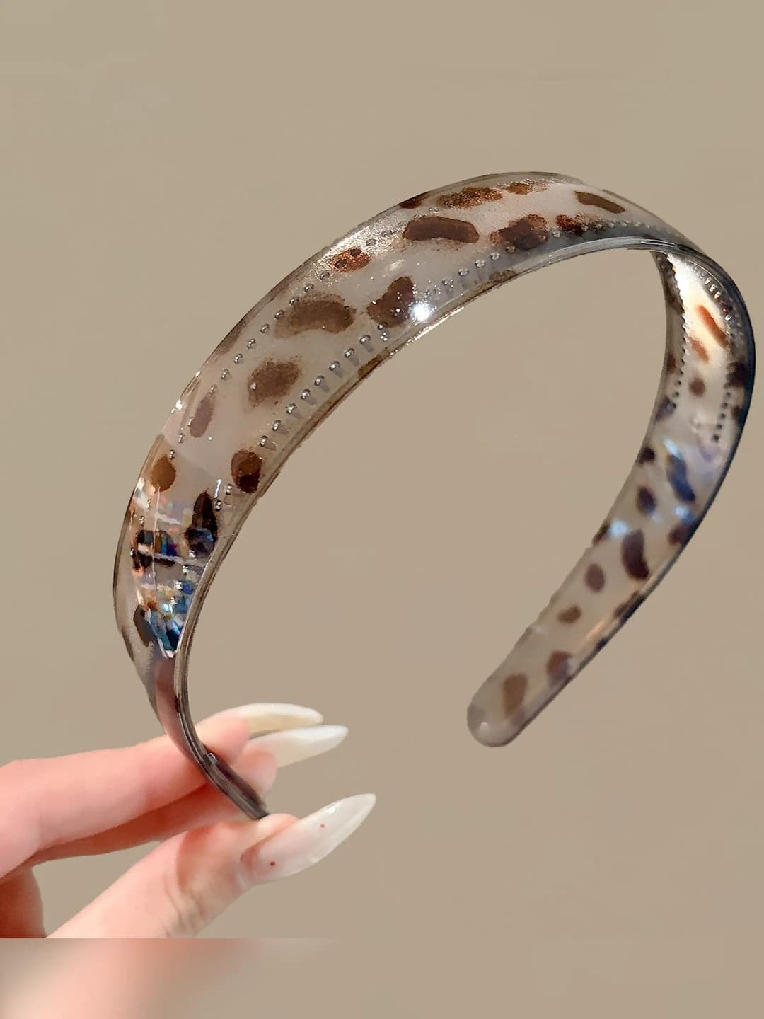 1# Kulrang leopard - akril - diametri ~11 sm