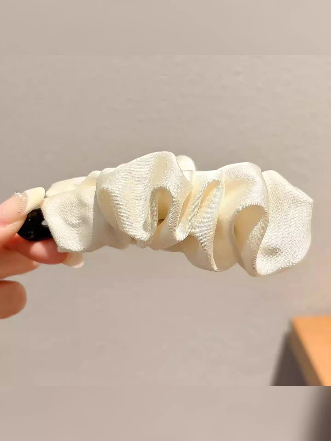1# Beige banana, 10 cm