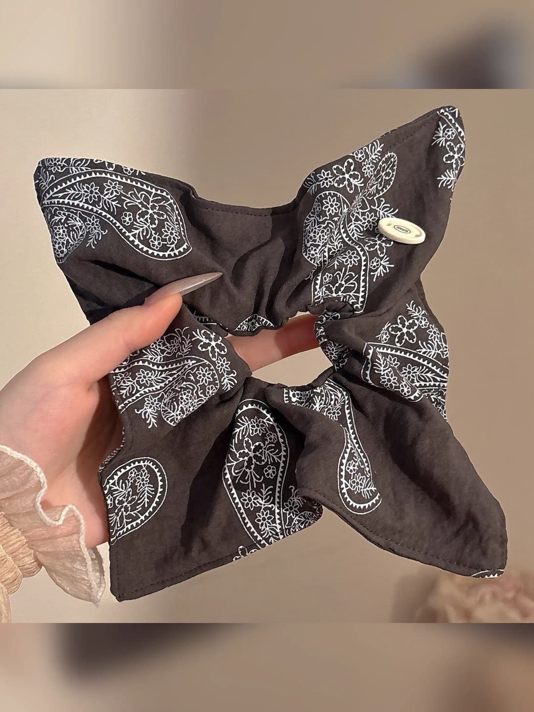 4# Grey, paisley print, ~21 cm