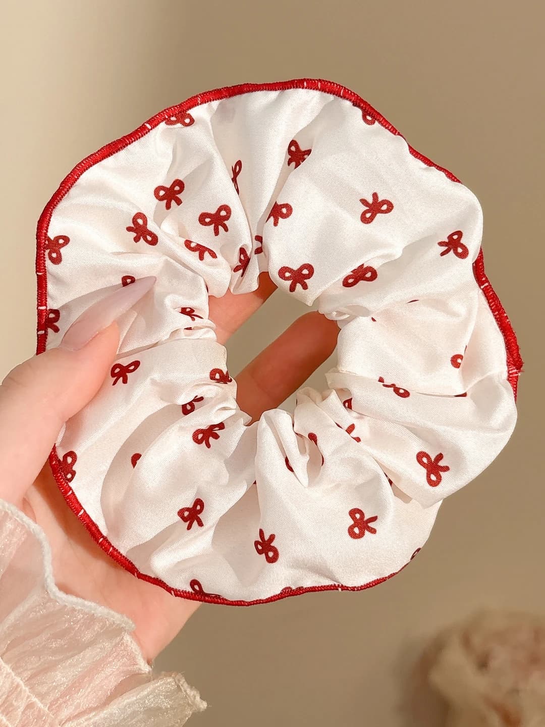White bow print 14 cm
