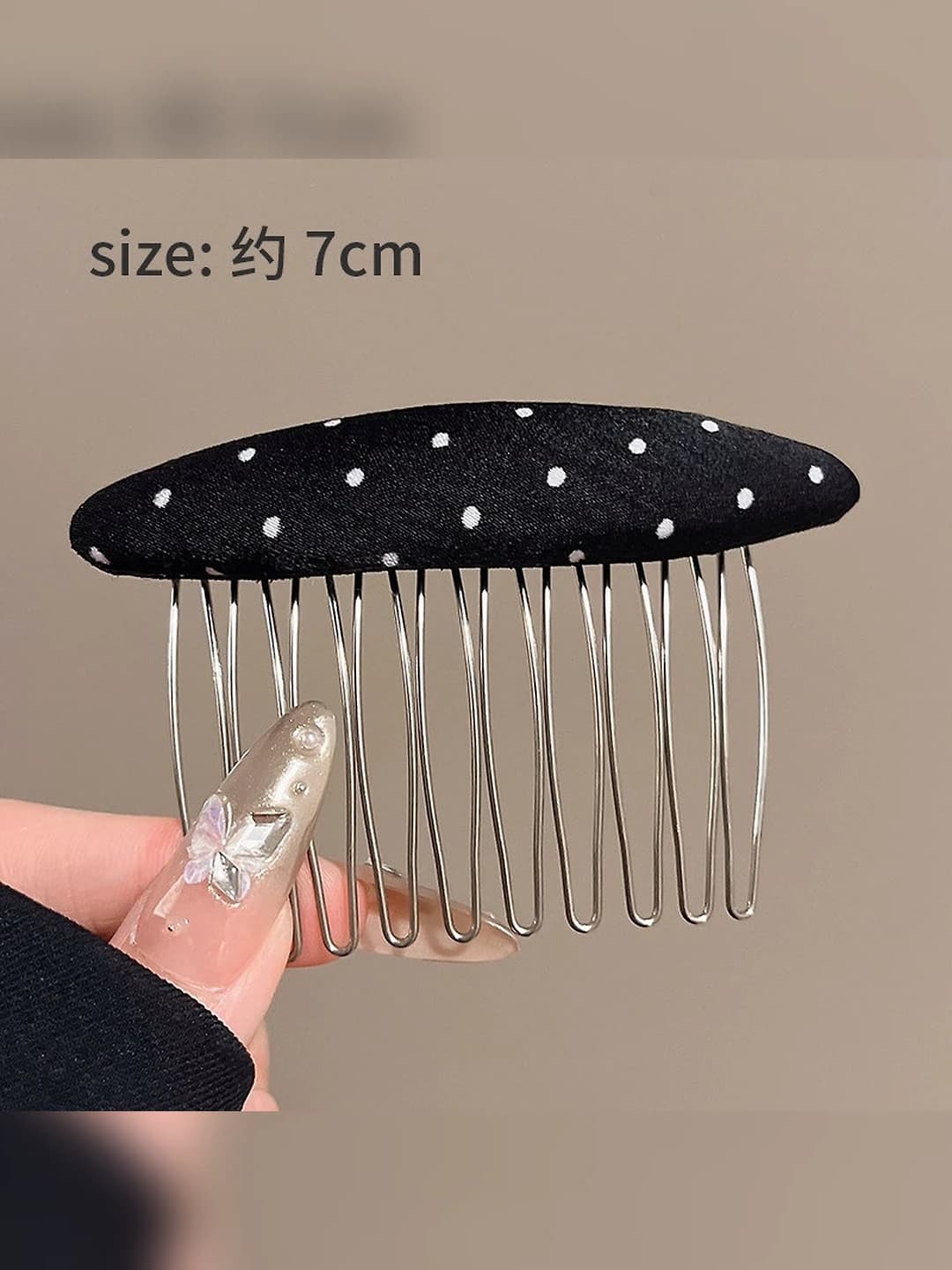 Black polka dot, 7.5 cm