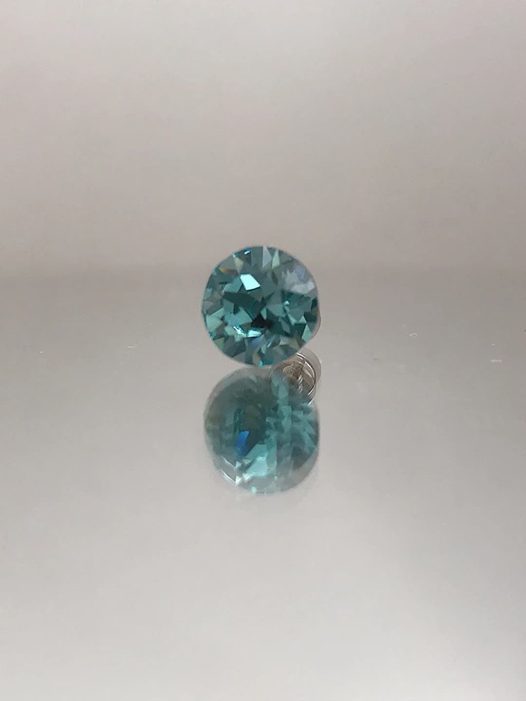 Och yashil ko'k 1 dona (8.4 mm)
