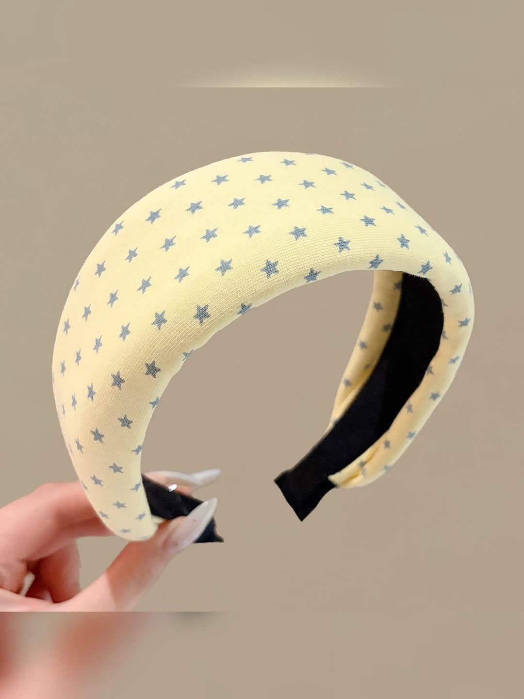 1# Yellow star, width ~6 cm, ~4 cm
