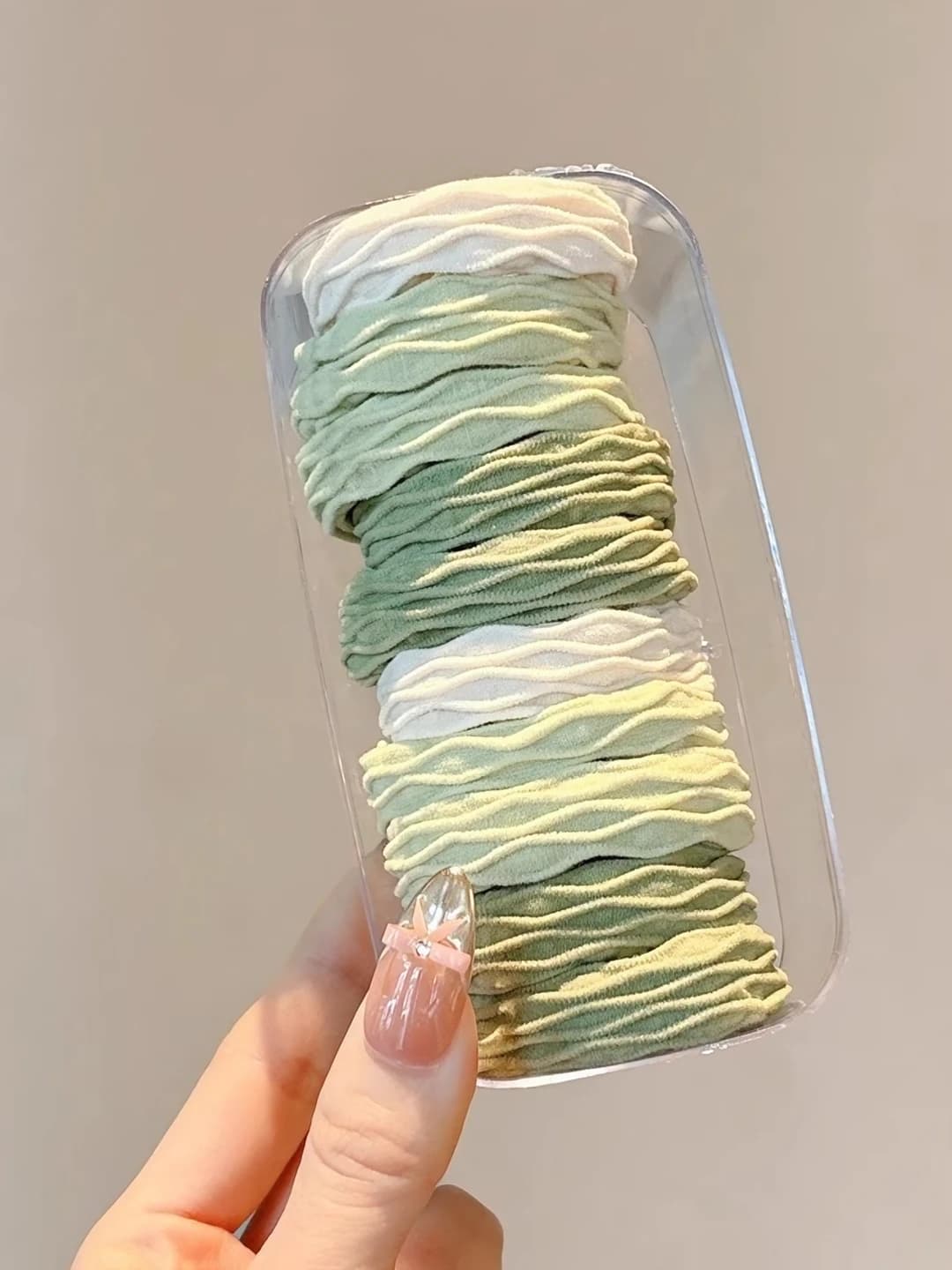 Yashil mint - to'r 10 dona, oval quti