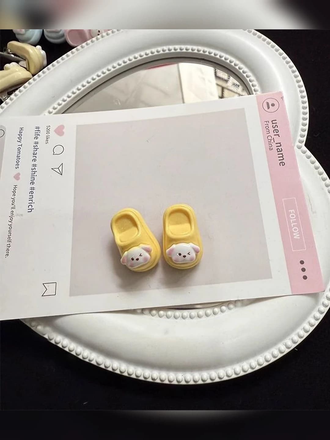 Dark yellow, 1 pair