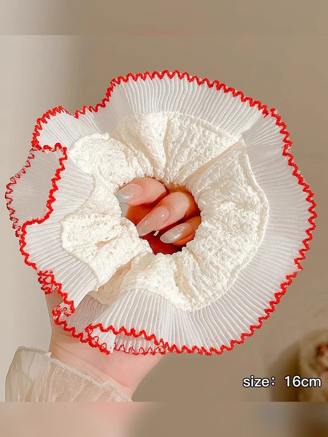 Red lace edge 2 layers - 16 cm