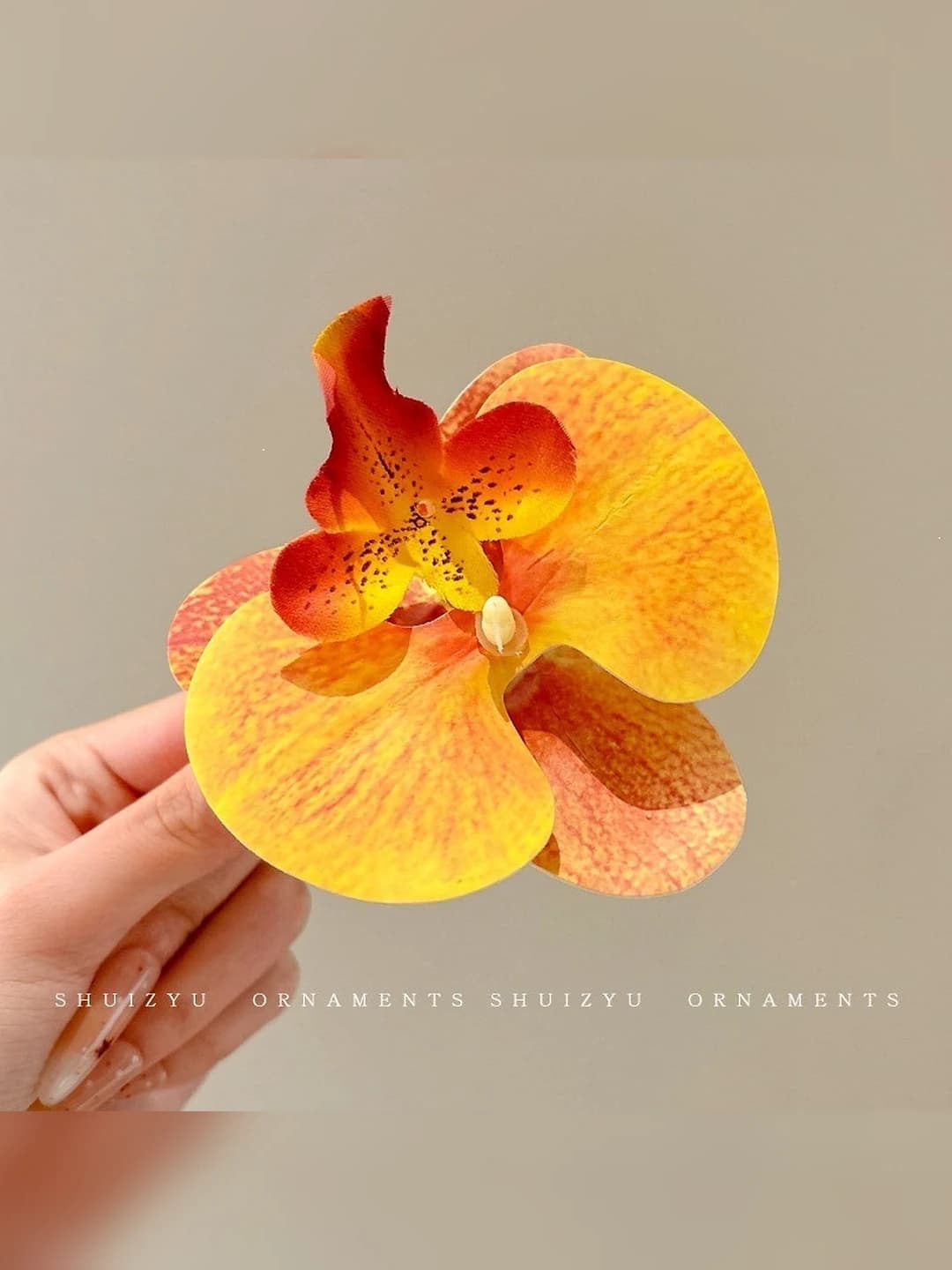 2# To'q sariq 3D phalaenopsis 9 sm