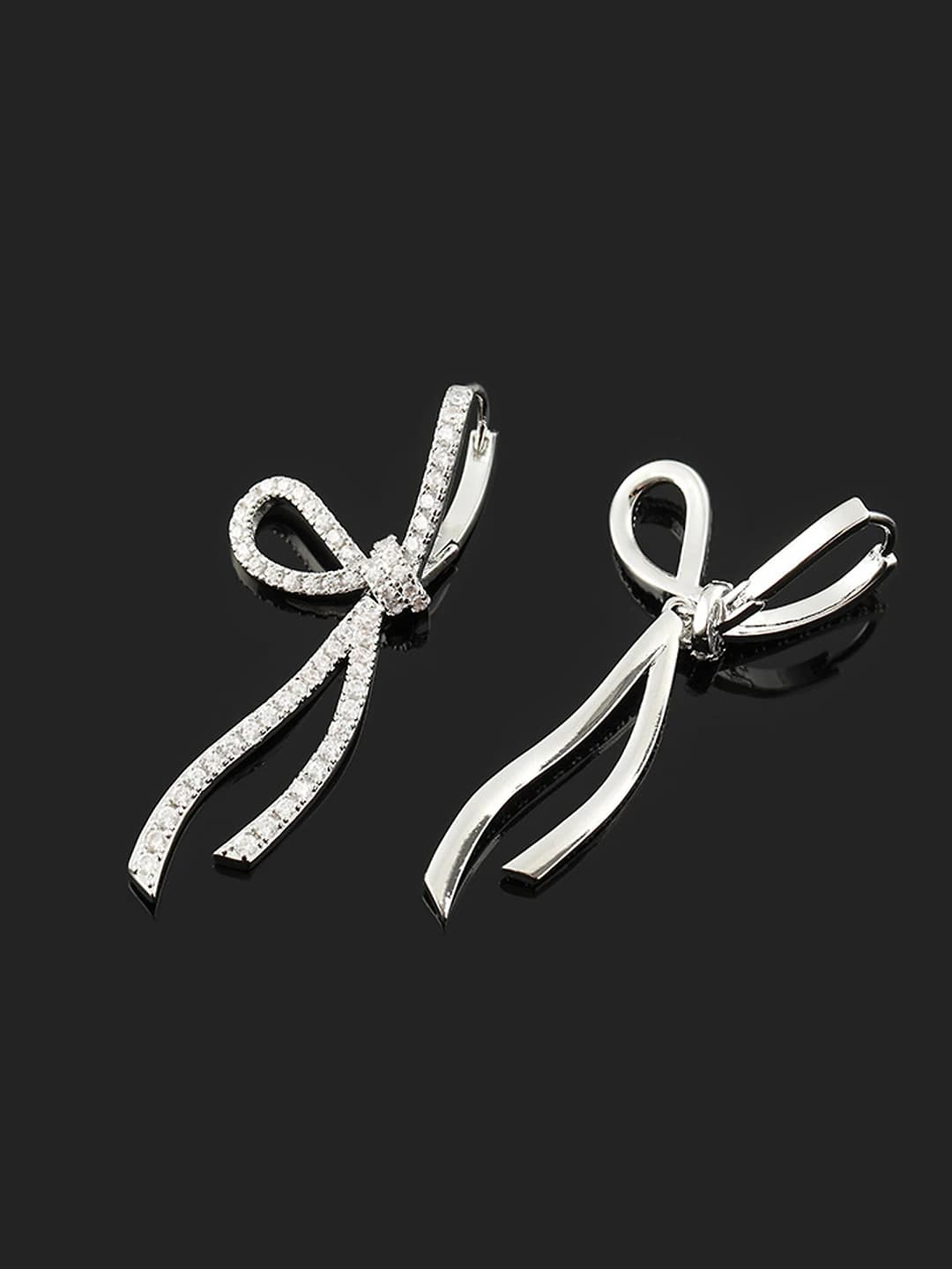 With hole. Ear clips